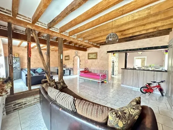 Maison 15 pièces 270 m²