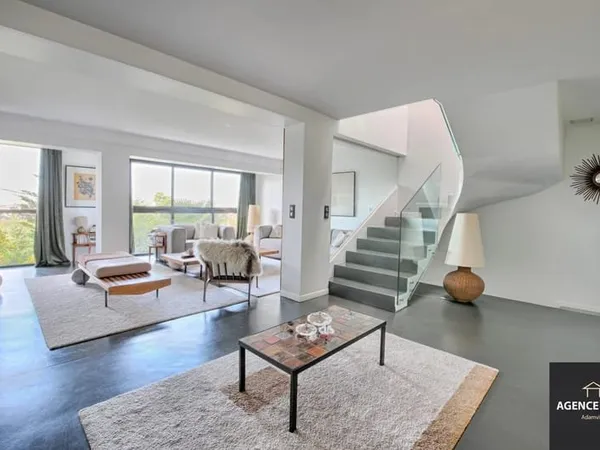 Superbe maison d'architecte - Coteaux de Chennevières sur Marne.