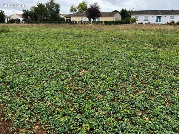 Terrain 750 m² Pons