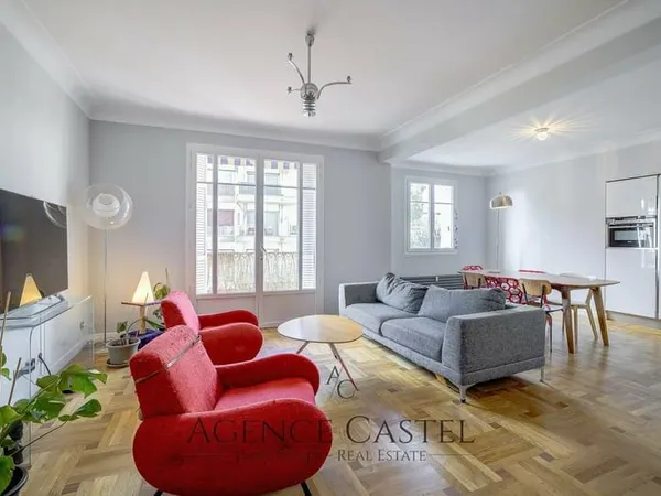 NICE CIMIEZ - SPACIEUX 3 PIÈCES AVEC TERRASSE ET BALCON