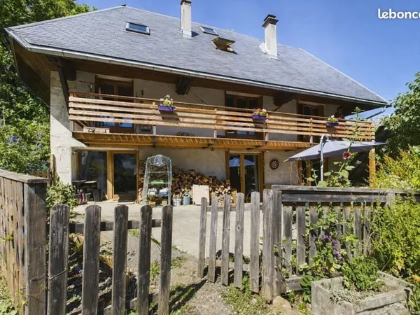 Maison 7 pièces 190 m² au calme à la montagne
