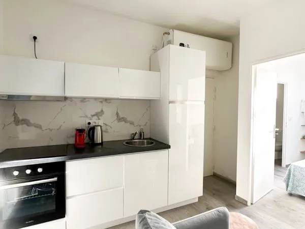 Loue T2 meublé lumineux avec Cour Privative - Hyper centre ville
