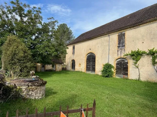 Grange à rénover avec terrain constructible