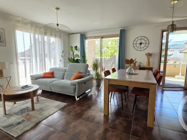Appartement 3 pièces 81 m²