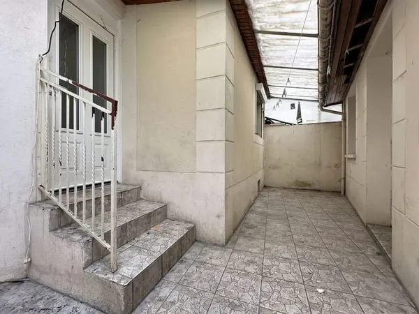 Maison avec dépendance St-Denis Mutualité