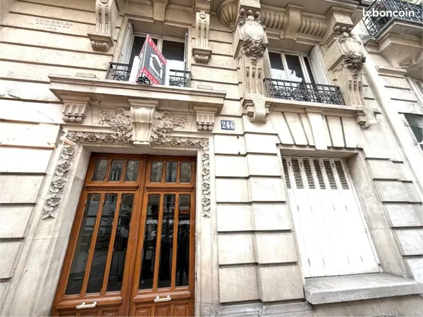 PARIS 15e - Quartier Convention - Appartement Haussmannien de 92 m2 avec 2 places de parking