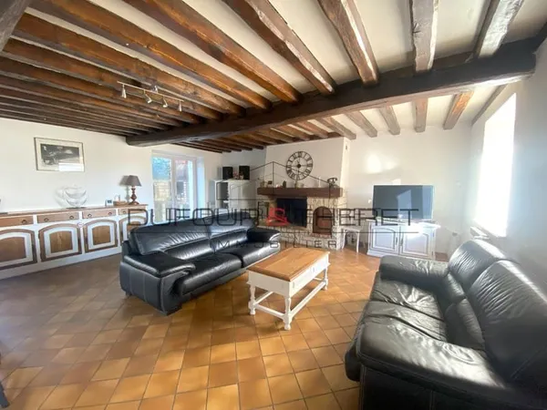 Pavillon 7 pièces avec garage et 543 m2 de terrain
