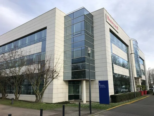 Bureaux 3715 m²