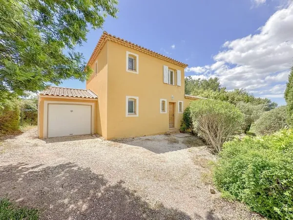 PIERREFEU-DU-VAR - VILLA T5 AU CALME AVEC GARAGE