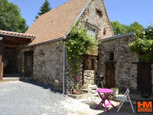 Ensemble Immobilier avec une maison d'habitation et 2 gîtes