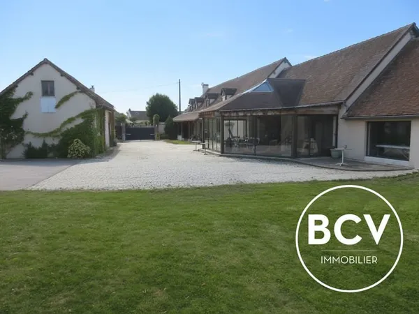 Maison T7 286m² + espace piscine intérieur + dépendance