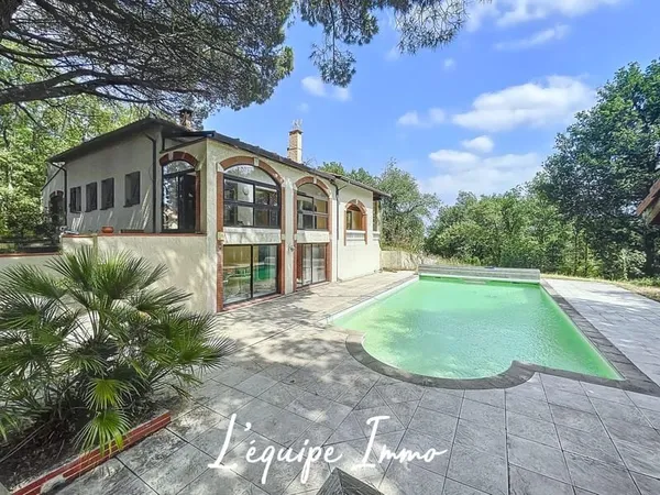 Maison T10 192m2 6ch sur un terrain de 7341m2 + piscine - se