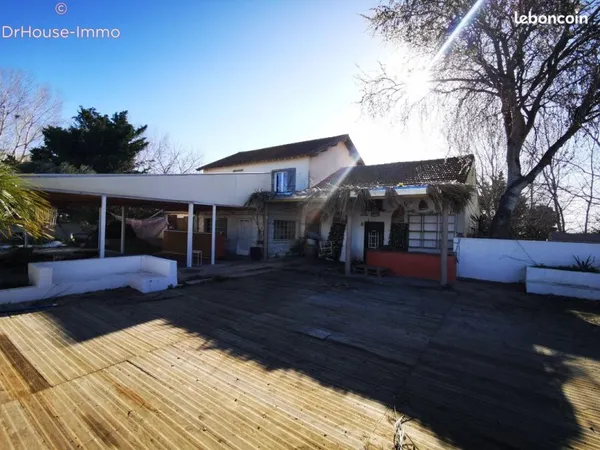 Mas 8 pièces 300 m²