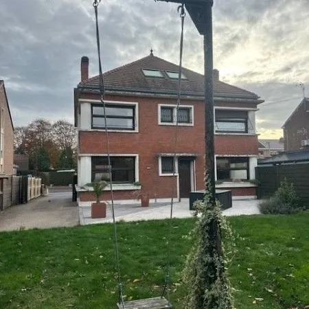 Maison 9 pièces 335 m²