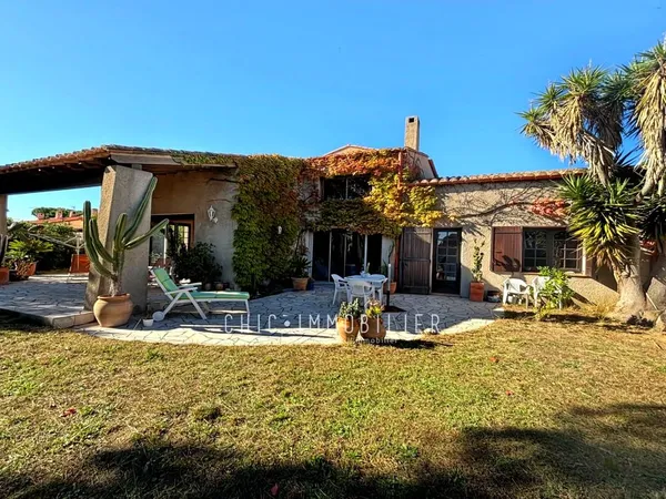 Villa 6 pièces 464 m²