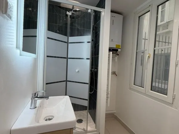 ✨ Magnifique studio 24m² entièrement rénové, jamais loué - Paris 12ème 🏙️