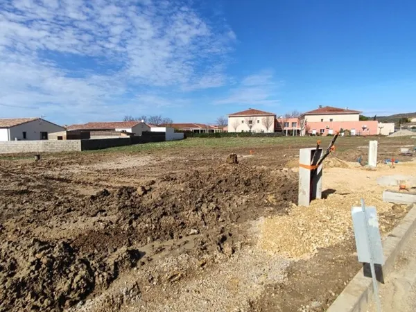 Terrain 637 m²