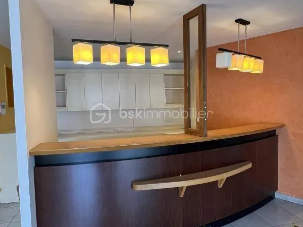 Local commercial 250 m²