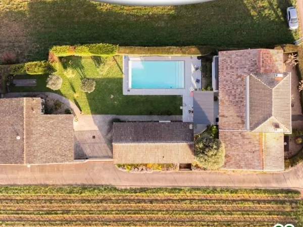 Maison 6 pièces 243 m²