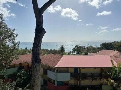 A VENDRE STUDIO- CARITAN A SAINTE ANNE-PROCHE MER ET VUE MER