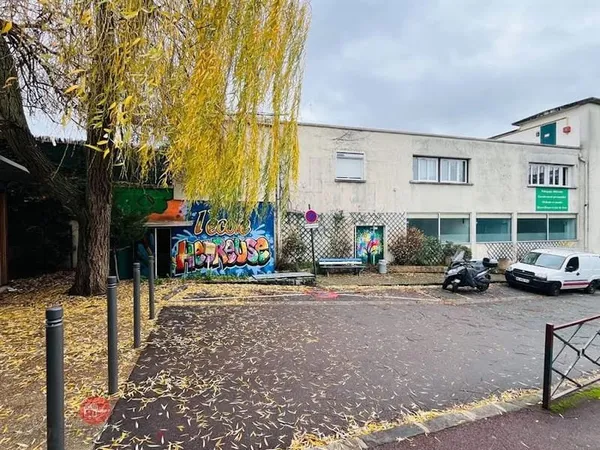 Commerce 320 m²