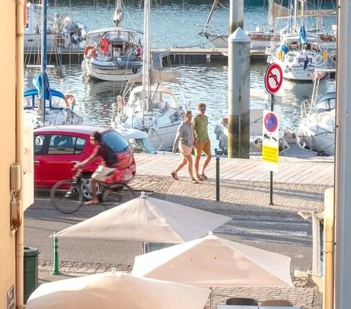 Au CENTRE des SABLES, plage du REMBLAI à 150 m, appartement T3 offrant 2 CHAMBRES