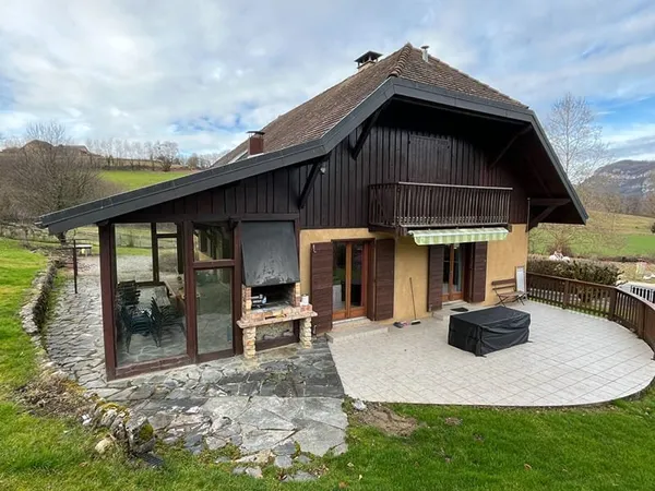 Maison familiale de 155 m² avec atelier - La Bridoire (73520) - Vente interactive