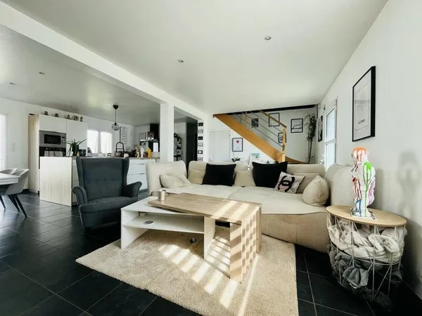 Contemporaine de 6 pièces principales
