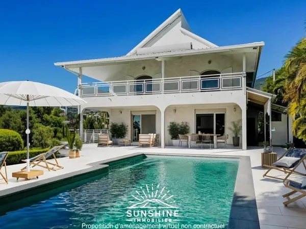EN EXCLUSIVITÉ - Villa 7 pièces de 250 m² avec vue imprenable sur l'océan et la montagne, piscine - 