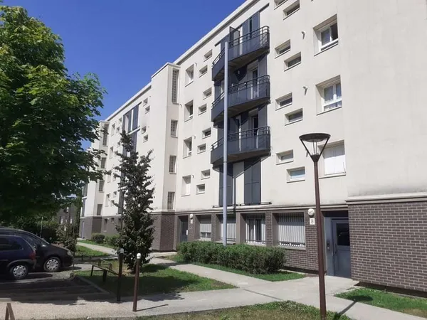 APPARTEMENT T3 AVEC CAVE ET PARKING A MELUN