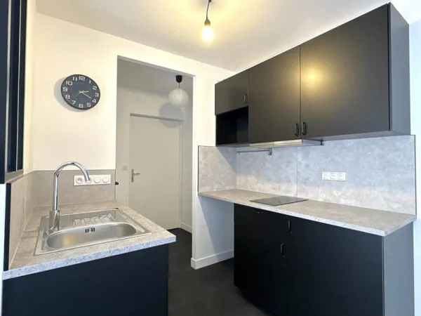 APPARTEMENT F1 REFAIT A NEUF - BASSE CONSOMMATION - PARKING