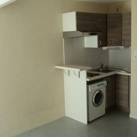 Studio à louer 453 Euros ( 423+30 charges)