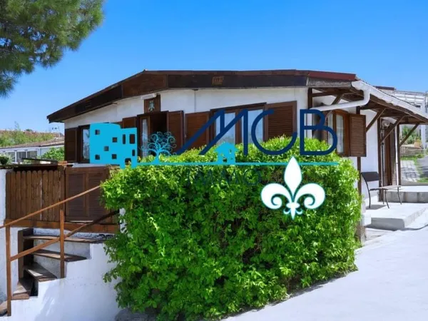 Chalet rénové dans un domaine avec piscine