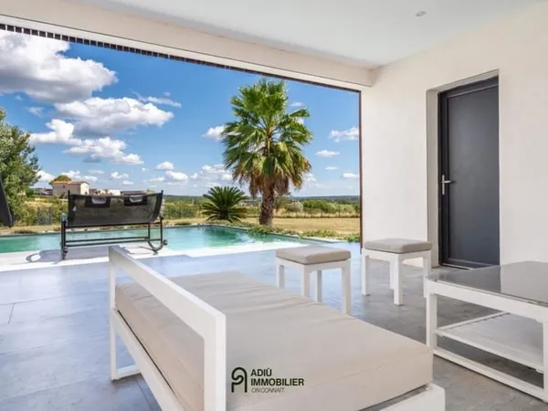 Située entre Uzès et Alès, belle contemporaine de 175 m² sur 3700 m² de parcelle avec piscine