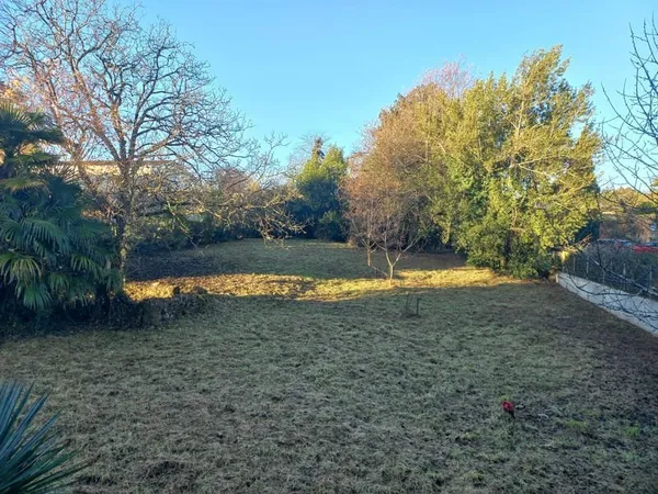 Joli terrain