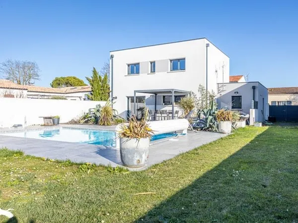 Contemporaine de 5 pièces principales