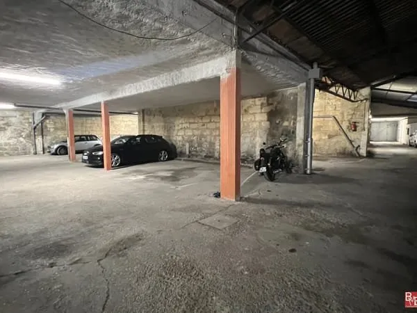 Parking couvert - rue Kléber