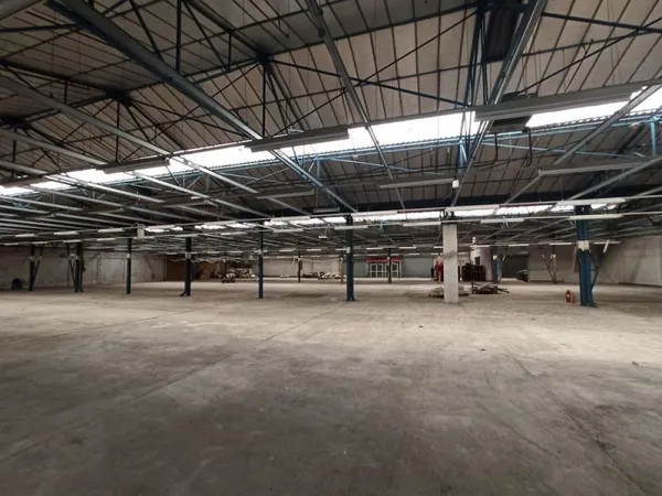 LOCATION SUD LIMOGES 2 PLATEAUX 5.000m² (2 x 2.500)