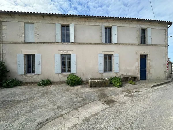 Maison Saint Just Luzac 5 pièce(s) 138 m2
