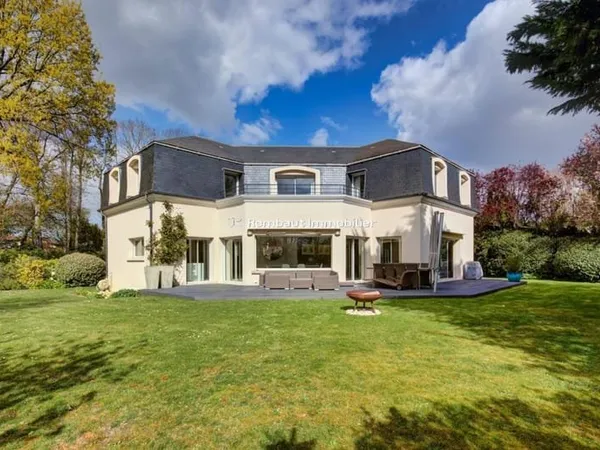 SUPERBE MAISON CONTEMPORAINE DE STYLE MANSART