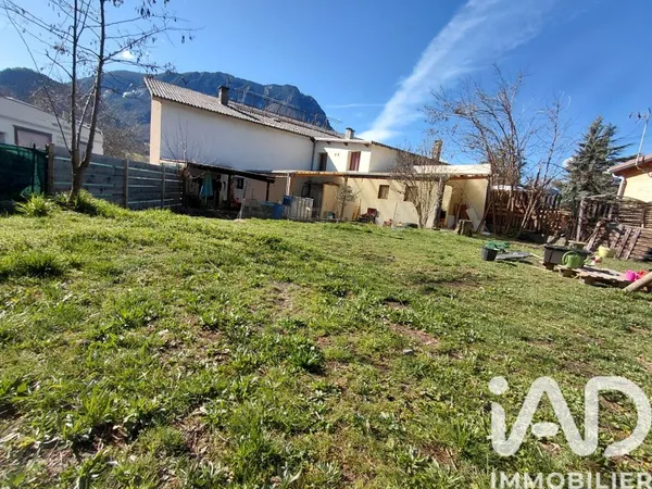 Maison 9 pièces 177 m²