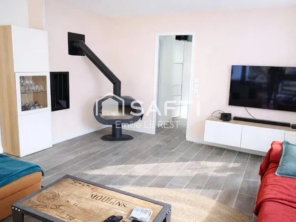 Ensemble immobilier rénové, au calme en campagne