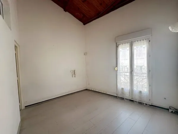 Bureau et espace de travail Location Marseille  43m² 600€