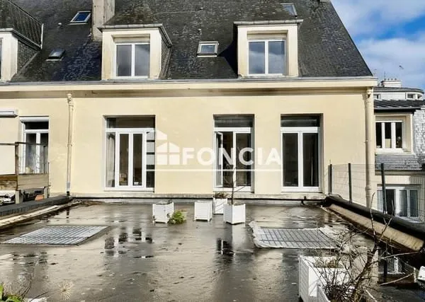 Triplex 8 pièces 227 m²