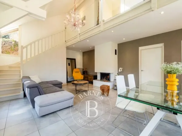 BARNES ANNECY | RIVE OUEST - MAISON FAMILIALE AVEC JARDIN - DEPE