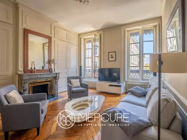 Lyon 2 Charité Carnot - Appartement de charme 102 m² vue Rhône
