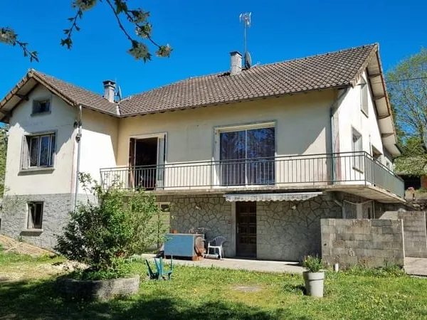 Ensemble maison et ateliers