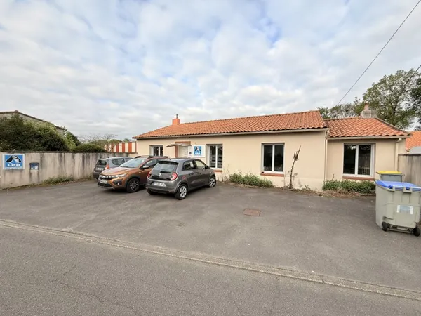 Local professionnel 128 m²