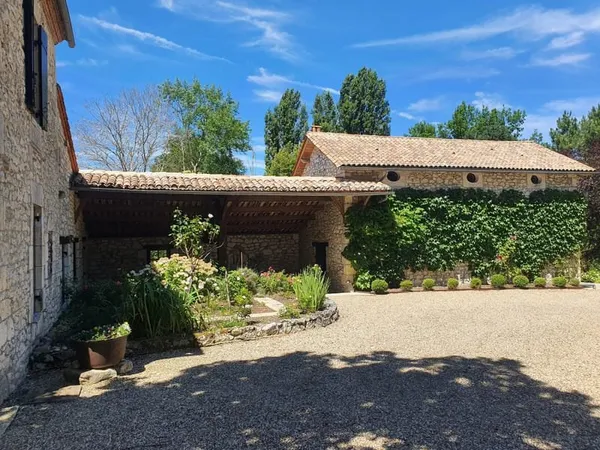 Tranquillité totale pour cet ensemble de 3 propriétés