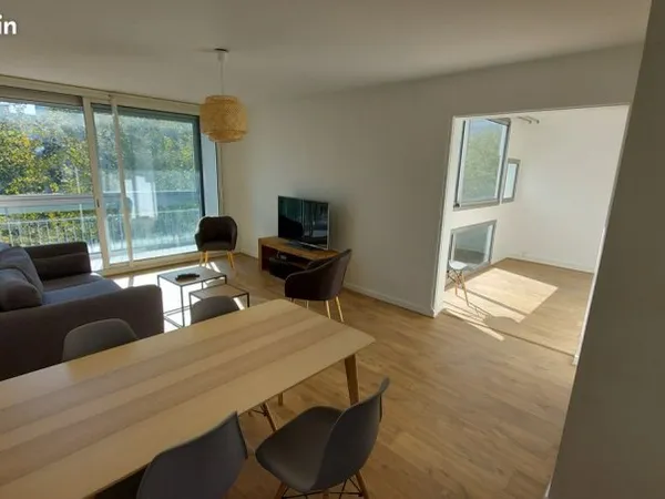 🌸 Chambre dispo dans notre colocation Féminine à Rennes 🌸
